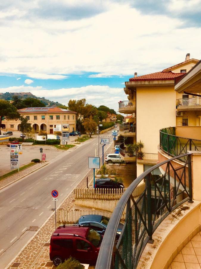 La Perla Appartement Silvi Marina Buitenkant foto